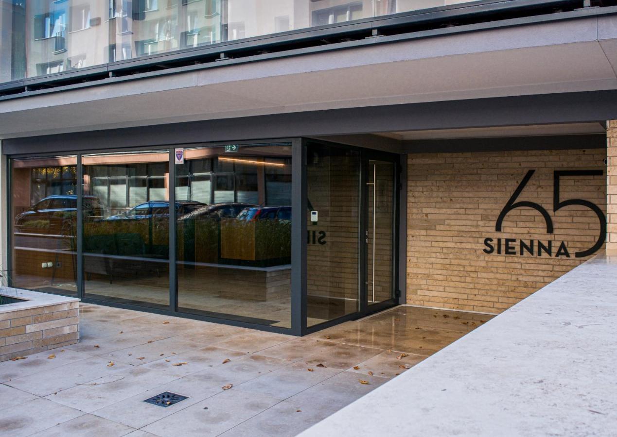 Seasons By Alluxe Boutique Apartment Warschau