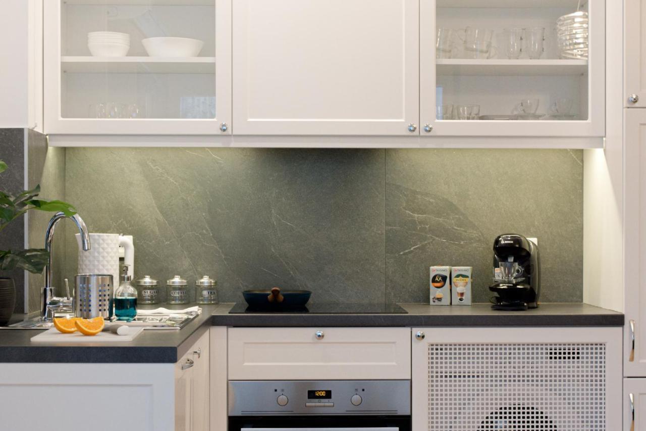Seasons By Alluxe Boutique Apartment
